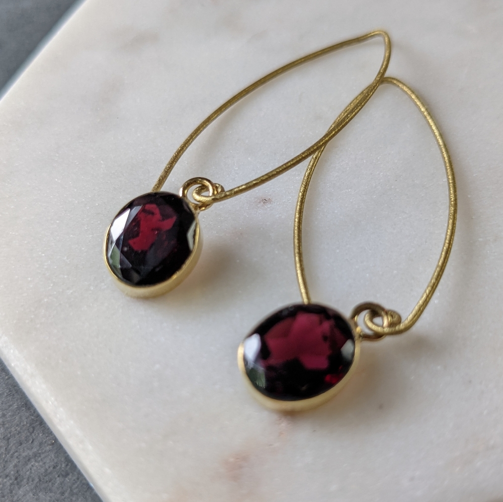 NWT Baizaar Garnet Threader Earrings